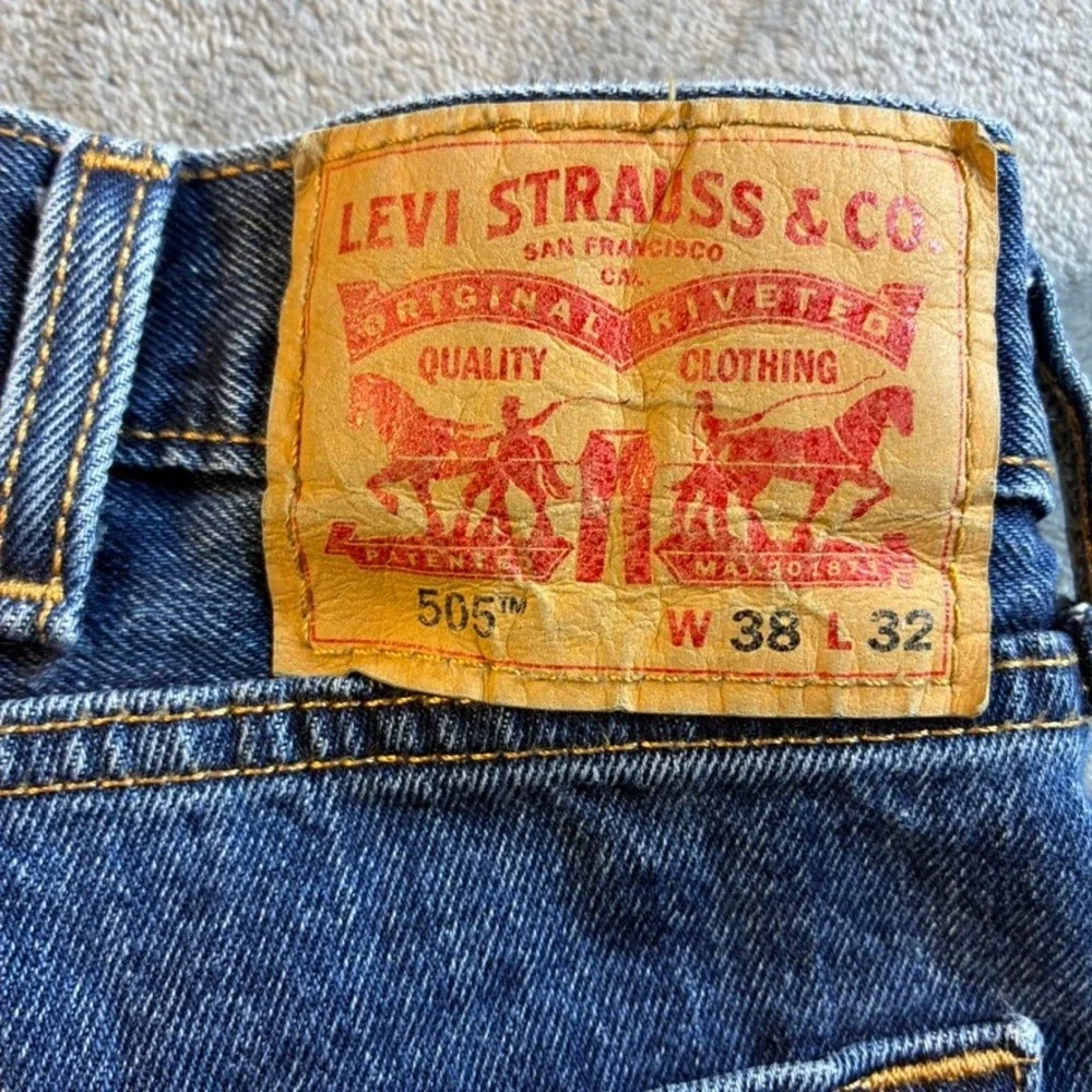 Levis 505 Regular Fit Straight Leg Men's Jeans Blue Medium Wash‎ 38x32 Rugged